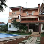 Aura Residence